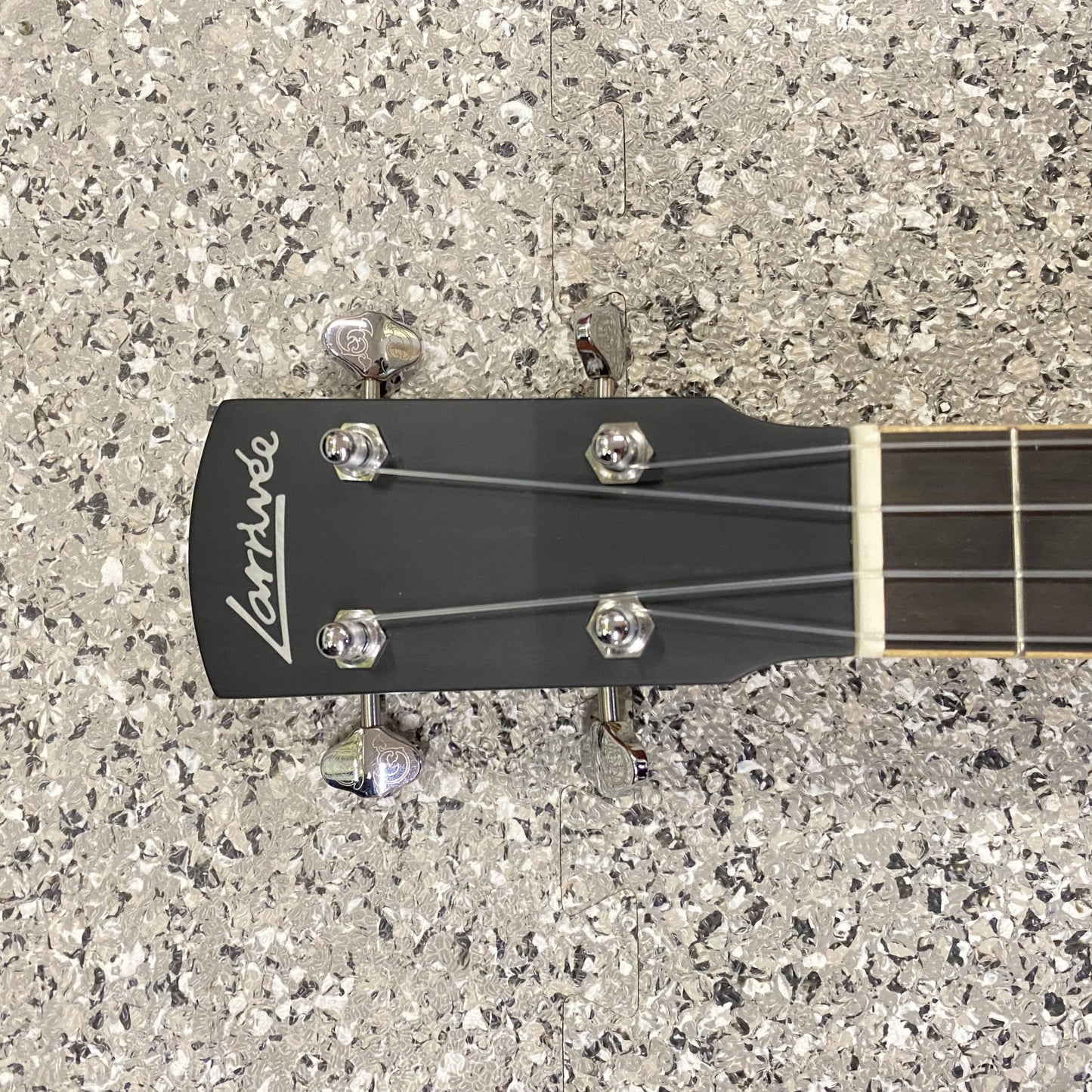 LARRIVEE Ukulele UC-40MM inklusive Transportcase