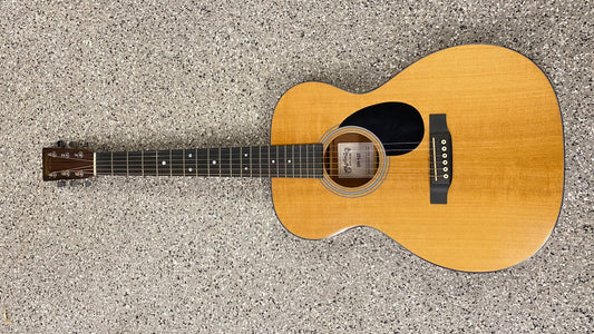 MARTIN USA OM-01 GT Western-Gitarre