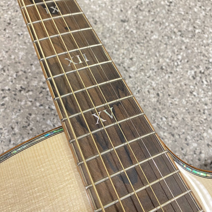 FURCH Red Deluxe GcE LI mit Tonabnehmer LR.BAGGS EAS-VTC Western-Gitarre