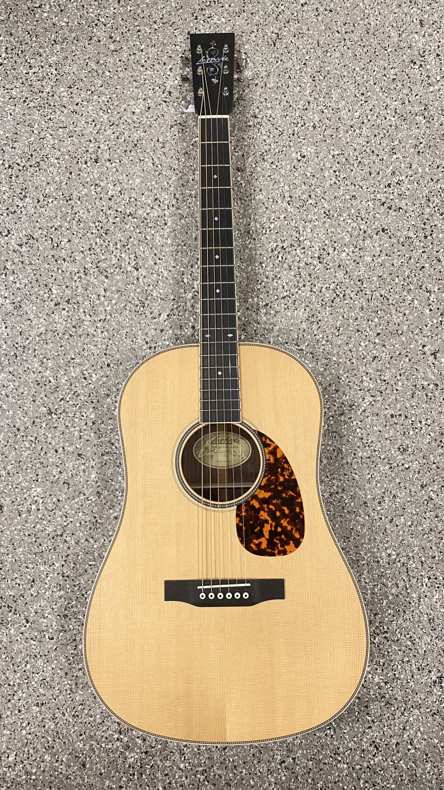 LARRIVEE SD-40 RW mit VINE Kopfplatte inkl. Koffer Western-Gitarre