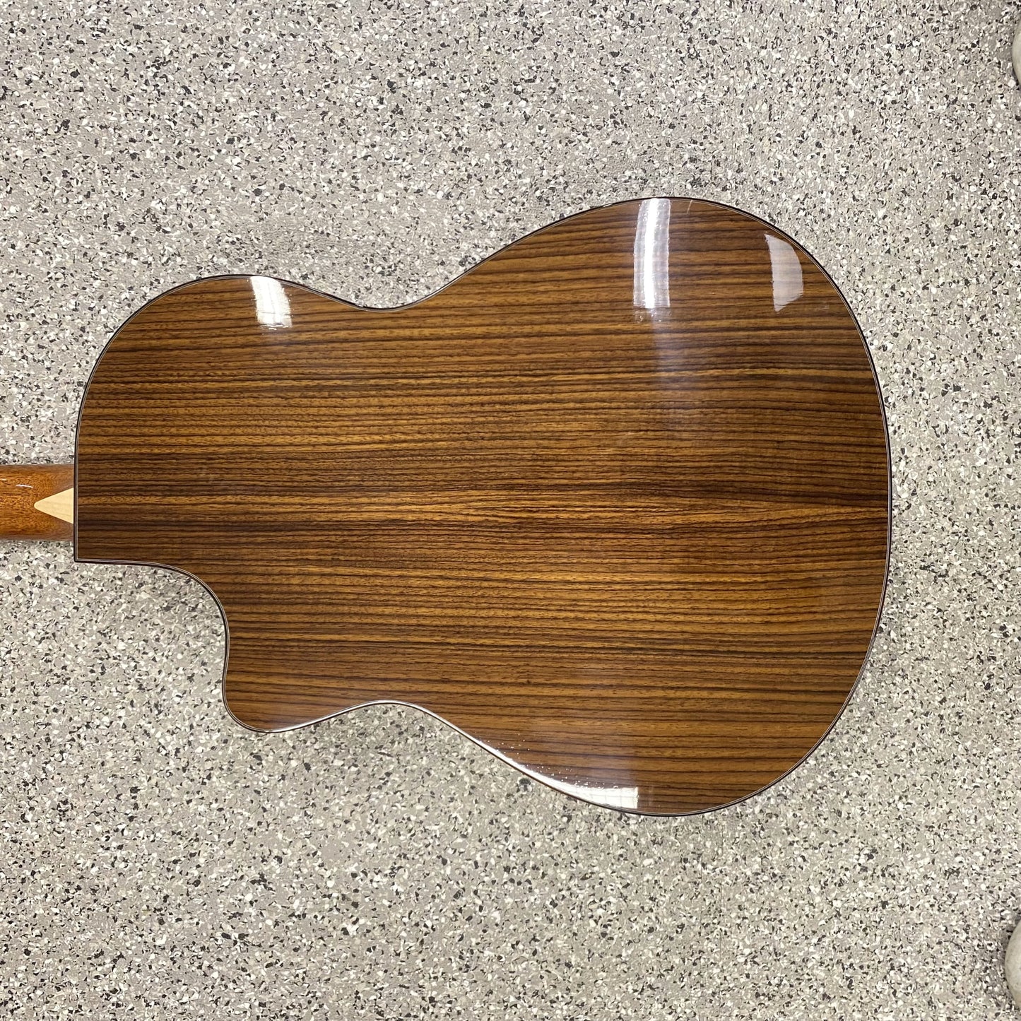 LARRIVEE LSV-11 Vine Inlays inkl. Koffer Western-Gitarre