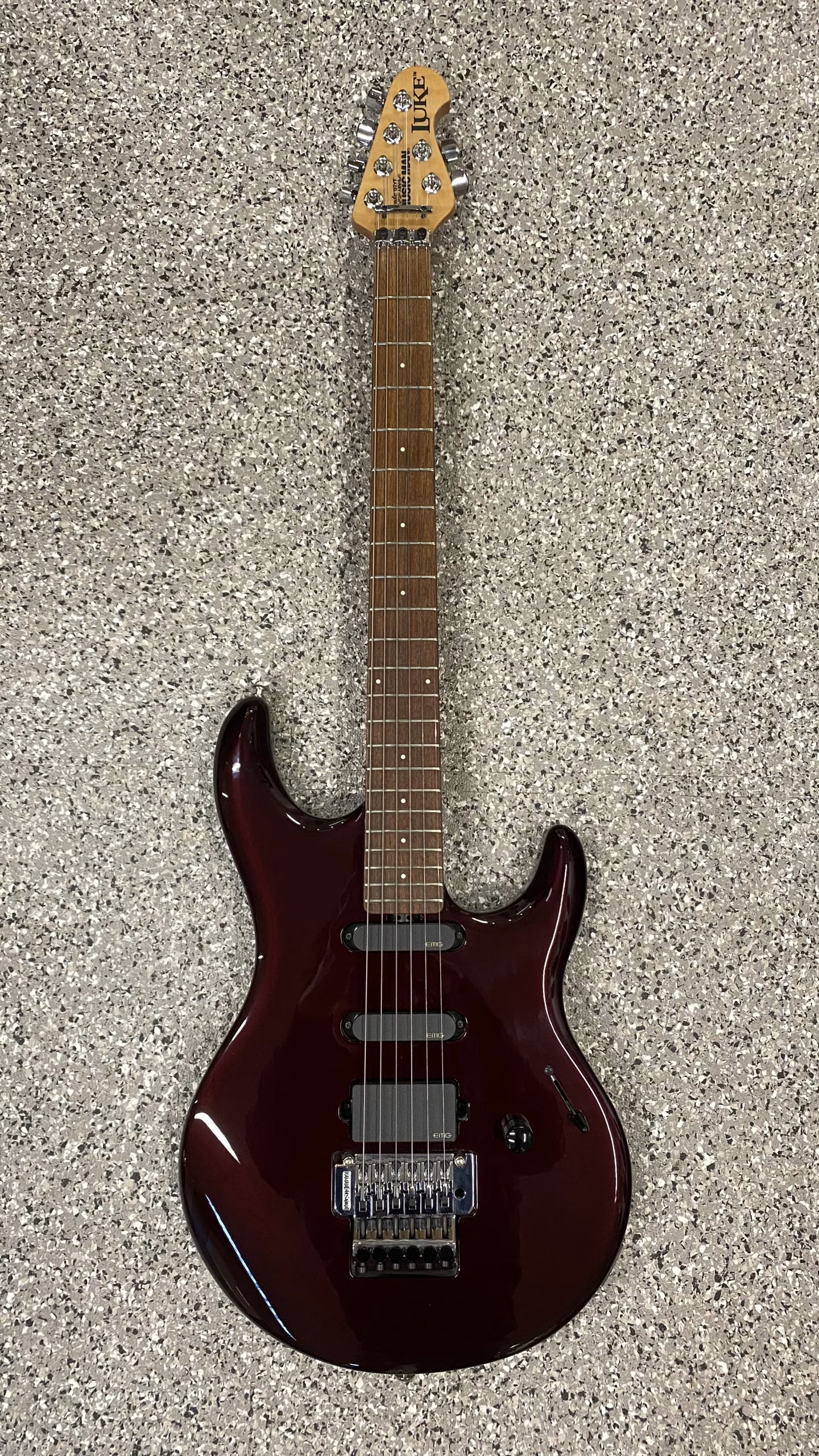 Music Man LUKE 1 FR Limited 20th Anniversary Reissue in Pearl Red E-Gitarre