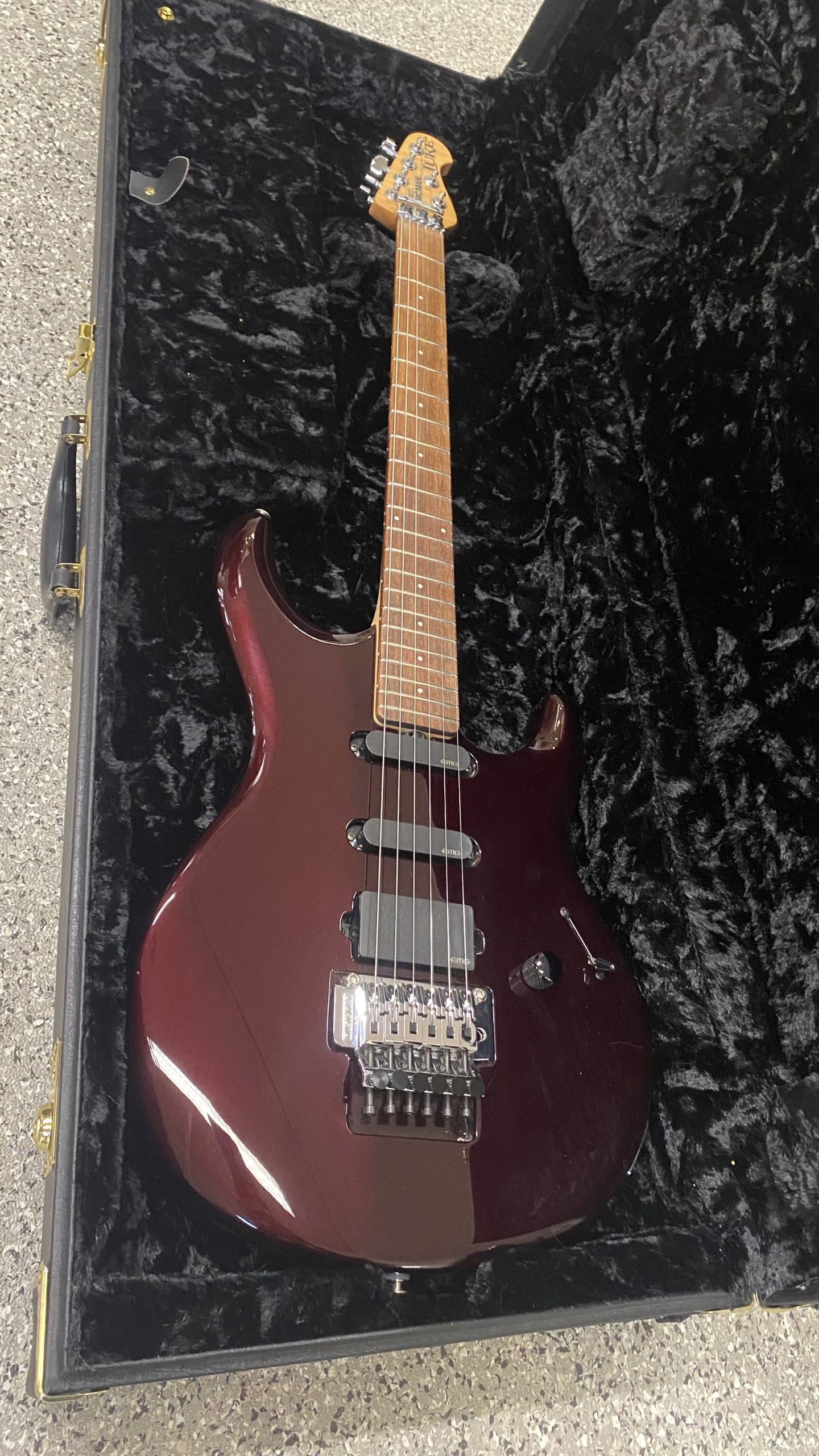 Music Man LUKE 1 FR Limited 20th Anniversary Reissue in Pearl Red E-Gitarre