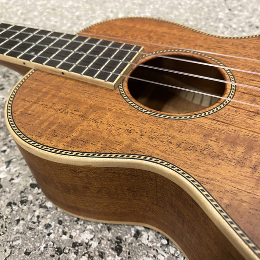 LARRIVEE Ukulele UC-40MM inklusive Transportcase