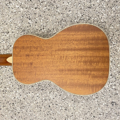 LARRIVEE Ukulele UC-40MM inklusive Transportcase