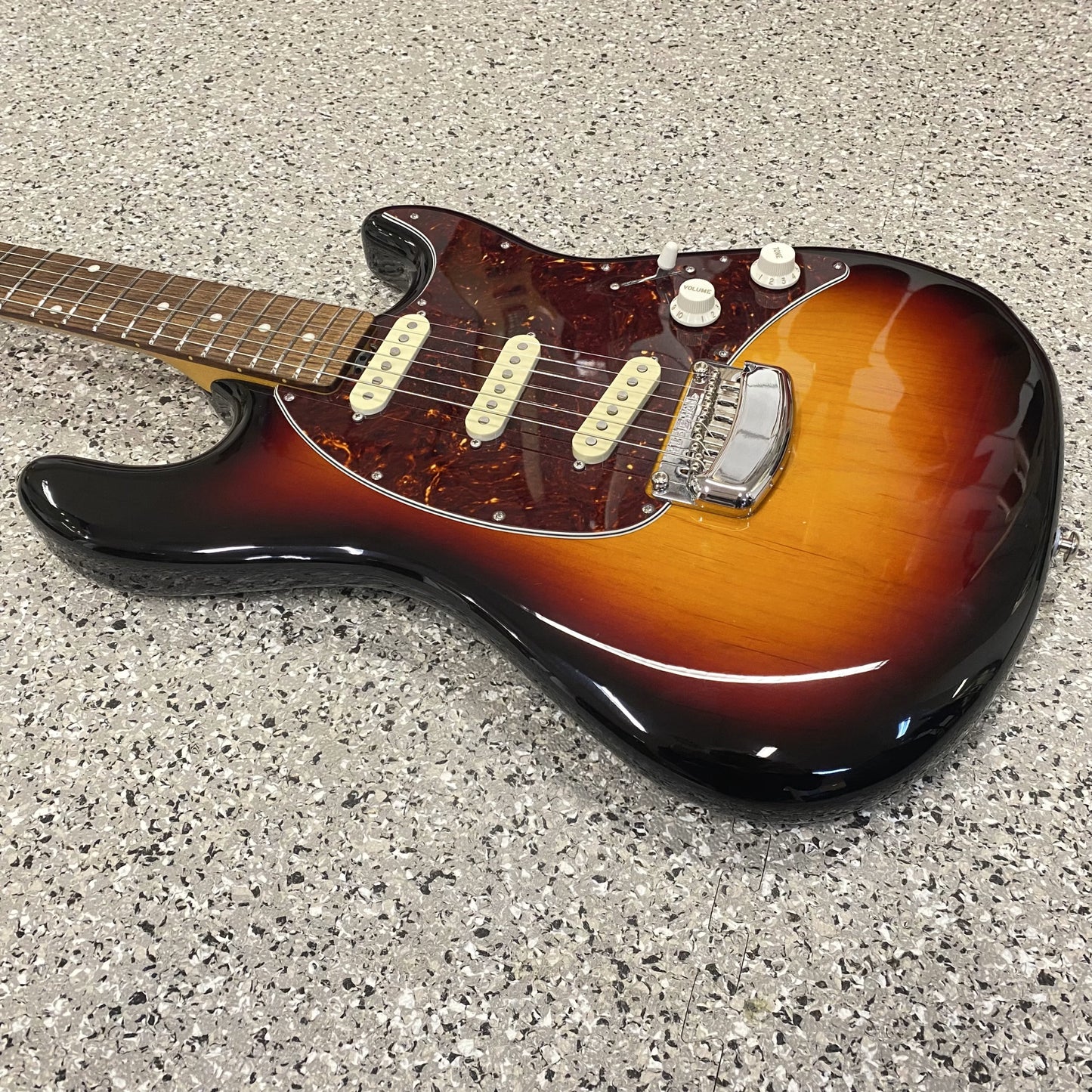 Music Man Cutlass Sunburst E-Gitarre