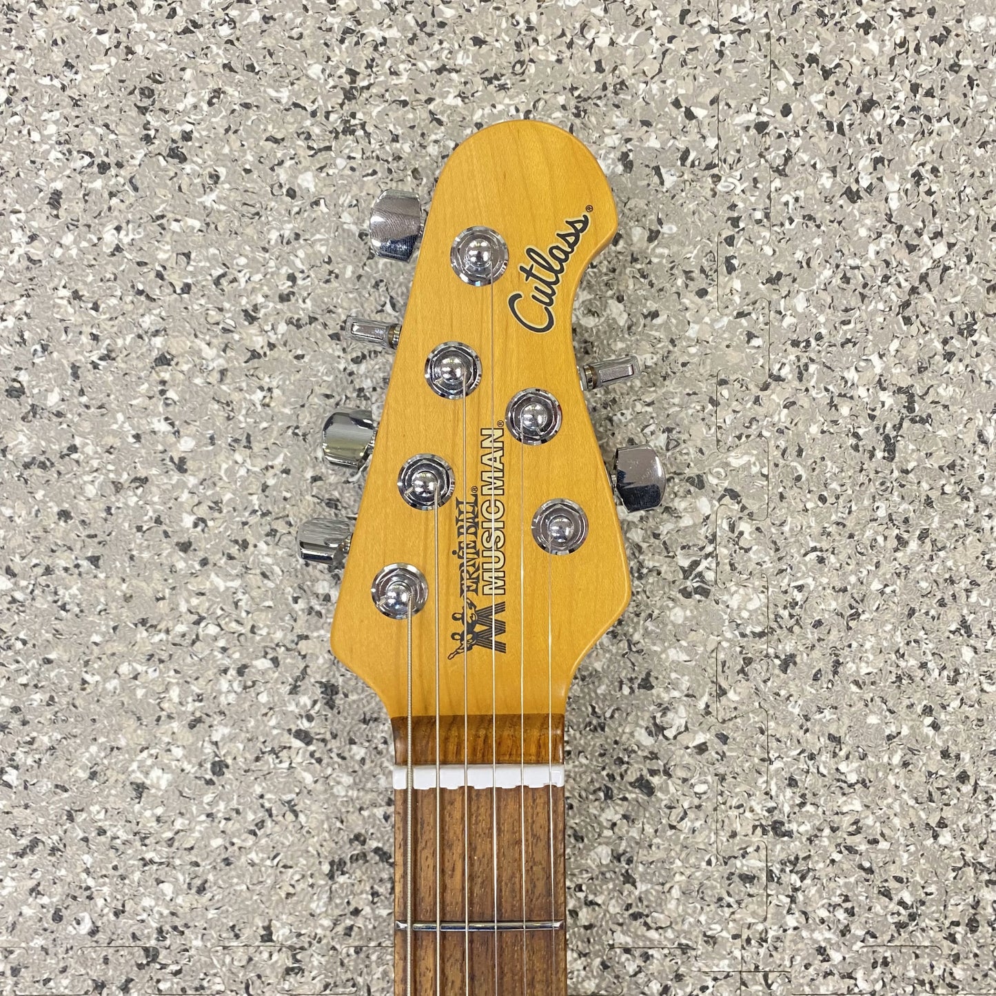 Music Man Cutlass Sunburst E-Gitarre